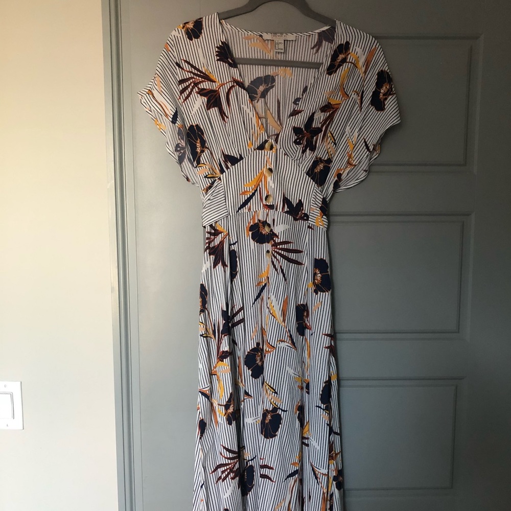 V neck dress